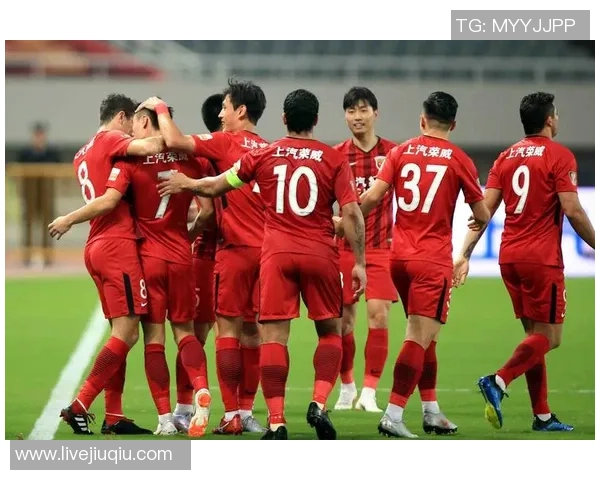 上港与北京国安激战正酣进球大战引发球迷热烈讨论